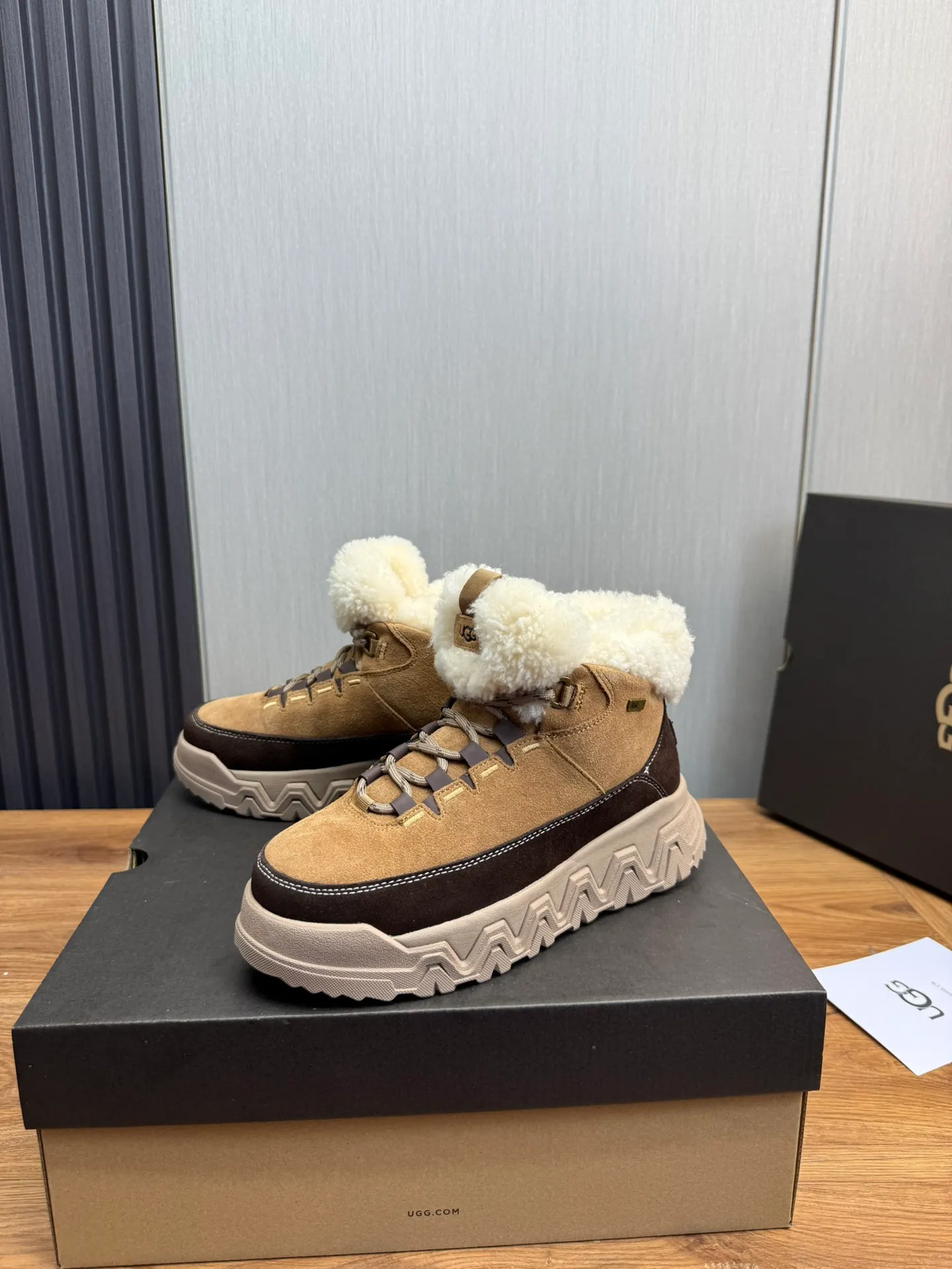 Men's shoes💰660💰couples👩‍❤️‍👨 [UGG] hot winter warm boots🐑Purely hand-stitched! Simple and stylish design, frosted cowhide➕Comfortable and warm wool➕UGG original outsole‼ ️Soft and comfortable to wear, good warmth retention, and excellent foot feel 36-44 regular size